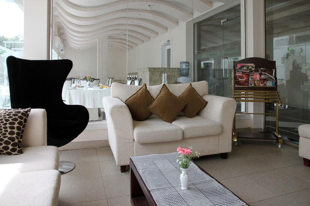 Royal Castle Hotel Negombo Exterior photo