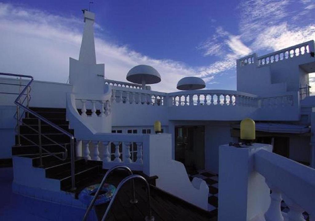 Hotel Royal Castle Negombo Exterior photo