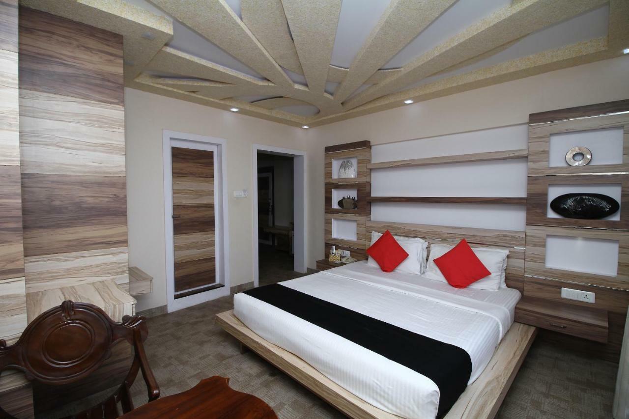 Royal Castle Hotel Negombo Exterior photo